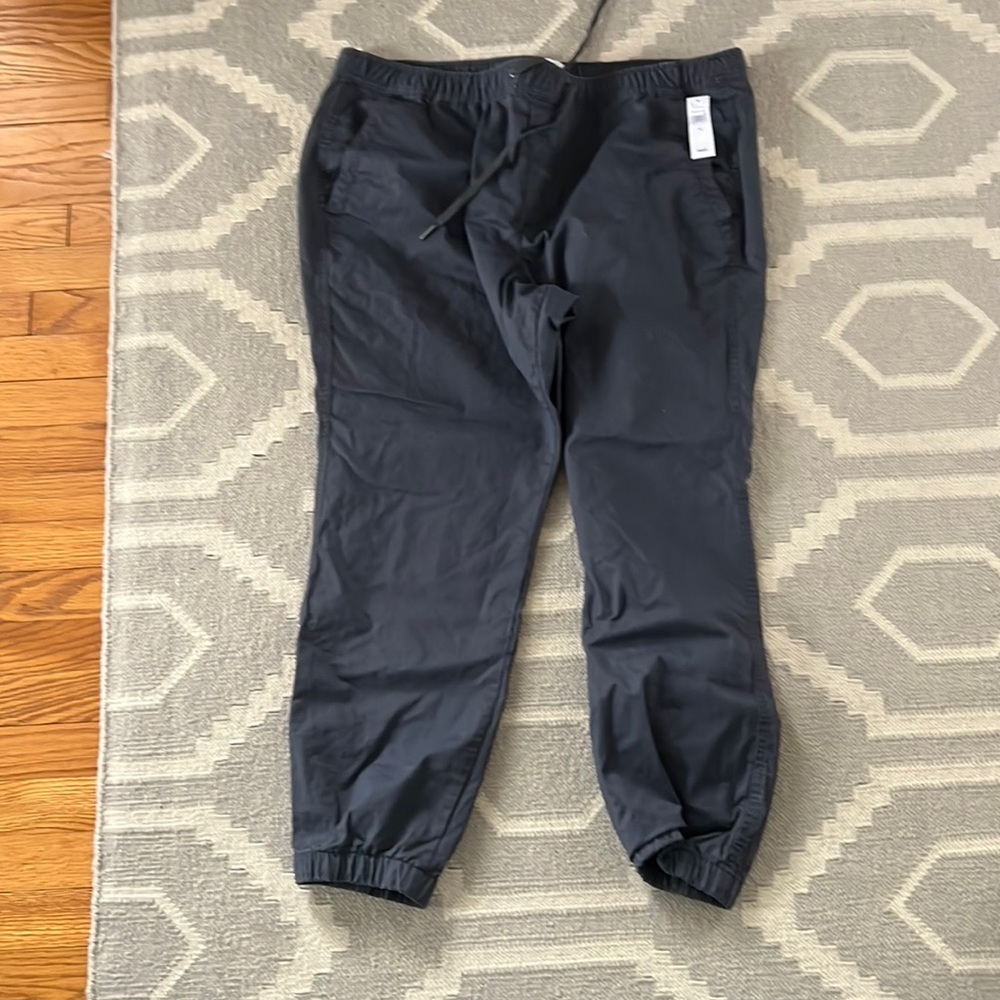 GAP Essential Jogger